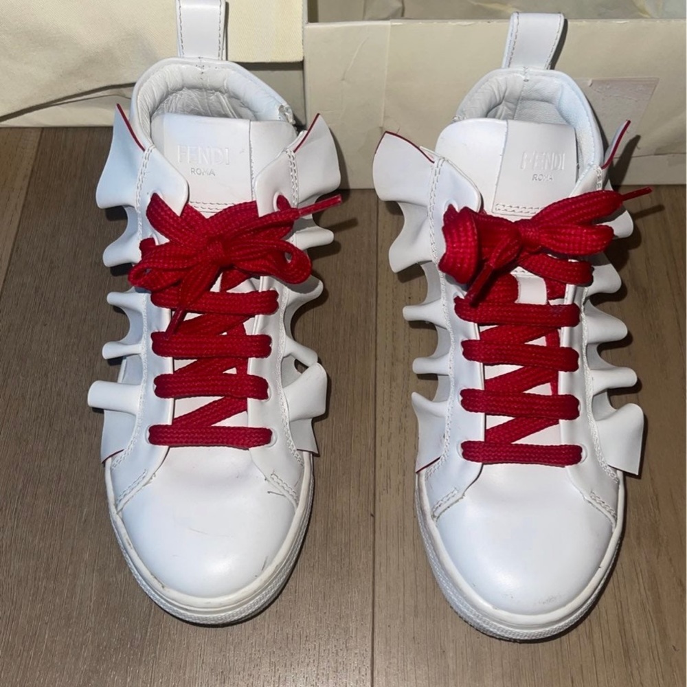 FENDI SNEAKERS
